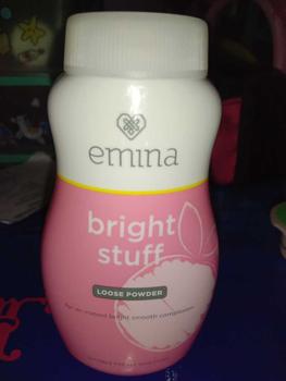 Product Review of NEW! Emina Bright Stuff Loose Powder 55 g - Bedak Tabur Cerah Instan, Hasil Matte, Oil Control from s**e 1