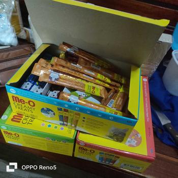 Product Review of มีโอ ครีมมี่ ทรีต ขนมแมวเลีย  ขนาด 1,500 กรัม (1 กล่อง 100 ซอง) / Me-O Creamy Treats (15gx100) from p**g 1