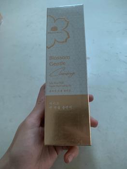 Product Review of Sữa rửa mặt dịu nhẹ dành cho da thường , da nám giúp da sạch sâu , trắng sáng , mịn màng  Có đầu lông con siêu thông minh giúp mát xoa mặt giúp tăng sinh colagen giúp chống lão hóa cho da from S**p q**n á** m** 0