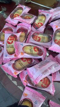 Product Review of Bánh BiBi Tân Huê Viên (hộp 20bánh) (vị trứng dứa, ít ngọt) (hộp quai xách sang trọng) from T**n d**p 0