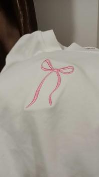 Product Review of เสื้อยืดรัดรูป สาวอวบใส่ได้ ปักโบว์ใหญ่  ทรงสวย ใส่แล้วพรางหุ่น เอวคอดสุด แต่งย่นข้าง รุ่น ปักโบว์ใหญ่ from อ**ช 0