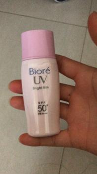 Product Review of Sữa Chống Nắng Bioré SPF50+/PA+++ 30ml UV Bright Milk | HASAKI BEAUTY from L**🌷 0