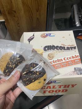 Product Review of Bánh quy Protein hỗ trợ tập luyện, eatclean KD Shop vị yến mạch chocolate ăn from D**7 0