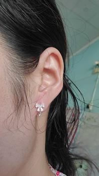 Product Review of Bông tai nơ Bốn cánh Mềm mại HMJ đường kính 8mm Hoa Tai Women Khuyên Tai from V** R**m 0
