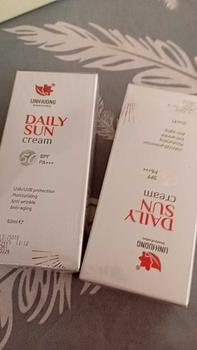 Product Review of Kem chống nắng SPF 50 PA +++  , nâng 2-3 tông da Linh Hương hàng mới sx hsd 2028 from L** O**h 0