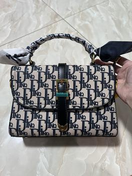 Product Review of Túi xách tay ,vân chữ, đeo chéo, đeo vai thời trang sang trọng. from J**s 1
