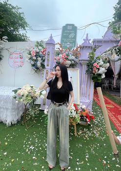 Product Review of Quần Jeans Ống Rộng Phong Cách Hàn Quốc KARA 498- Chất vải dày dặn, thoải mãi, dễ phối đồ from F** ** T**g K**h 1