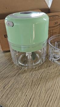 Product Review of 【YIER】[ซื้อ 1 แถม 1]เครื่องปั่นกระเทียม เครื่องบดเนื้อ ที่บดกระเทียมไฟฟ้า เครื่องบดพริกกระเทียม มินิไร้สาย USB 3 ใบมีด 250ml+100ml คมและสะดวก เครื่องบดกระเทียม from 😊**🤗 0