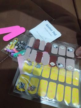 Product Review of Yw สติ๊กเกอร์ติดเล็บ nail sticker กันน้ำ ไม่ต้องอบ (ไม่แข็ง) from B**💫 0