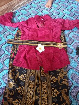 Product Review of SET KEBAYA ANAK KARTINI WARNA MAROON from g**p 0