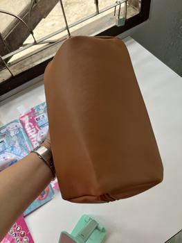 Product Review of 【พร้อมส่ง】ที่เก็บเครื่องสำอางหนัง กระเป๋าใส่อุปกรณ์อาบน้ำหญิง กระเป๋าเครื่องสำอางผู้หญิง from อ**ส 2