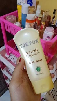 Product Review of TJE FUK Washing Cream with Moisturizer 60 Gr (Hijau)  - Facial Wash Sabun Cuci Muka Membersihkan Kotoran di Wajah Untuk Kamu Yang Berjerawat dan Kulit Kering Mencerahkan Cair from S**5 0