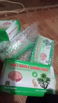 Product Review of Combo 5h Hoạt huyết dưỡng não. Giúp hỗ trợ giảm đau đầu, mất ngủ, tê bì chân tay.Giúp giảm các biểu hiện của thiểu năng tuần hoàn não. Hộp 5 vỉ, mỗi vỉ 20 viên bao đường. hoạt  huyết  dưỡng  não from N**n N** Q**h R** 2