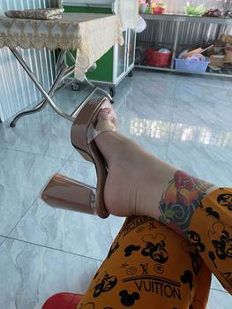 Product Review of (lùi size chân gầy)Dép Guốc nữ 12p -cao gót mũi vuông quay ngang trong mềm đúp trước 3cm. from N**2 1