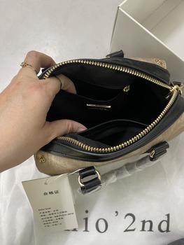 Product Review of Túi xách nữa quảng châu Chi0 kèm charm sz 18cm T449 from Y** Y** 3