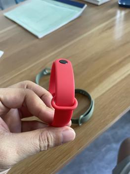 Product Review of Dây đeo đồng Đồng Hồ thông minh, dành cho Xiaomi Mi Band 7, 6, 5, 4, 3, dành cho phụ nữ, dây đeo đồng Đồng Hồ thông minh có màu tay, dây đeo TPU, dành cho Mi Band 7, 6, 5, dây đeo cho Amazfit band 5 from L** H**g Q**g 1