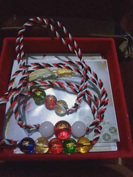 Product Review of April Gallery - Paket 3 Gelang Tridatu Mantra Panca Rose Cinta Perempuan Laki-laki Batu Aksesoris Benang Putih Bracelet from E**s K**n 1