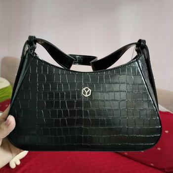 Product Review of Ví Yuumy (  Thời trang nữ kiểu cầm tay dáng dài - Ví da Verein YV91 ) from O**🍀 1
