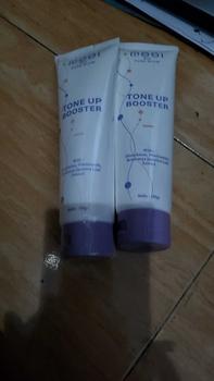 Product Review of MOOI Brightening Tone Up Booster Body Lotion (Terlaris)  Handbody Mencerahkan Niacinamide Pencerah Tubuh from A**i S**a 0