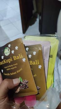 Product Review of Masker Wajah dan badan Kunyit Ayu Kopi 4 Pcs Mencerahkan & Mengencangkan Memudarkan wash mask from K**k C**i 0