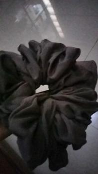 Product Review of SCRUNCHIE JUMBO CEPOL HIJAB IKAT RAMBUT SCRUNCHI SCRUNCI from c**u 0