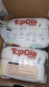 Product Review of (TẶNG 100 MIẾNG LÓT THẤM SỮA) 1 BỊCH Tã Bỉm Topgiakids pH<7 an toàn cho da bé, mềm mại, mỏng nhẹ, chống tràn tối đa tặng 100 miếng lót thấm sữa và kèm 2 miếng dùng thử (TDN) from T**c L**h 0