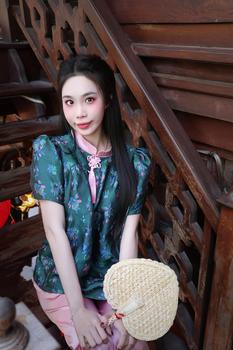 Product Review of Set áo kèm CHARM TUA RUA có lót + quần lụa xuông from T**y 0