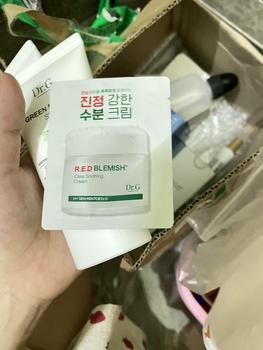 Product Review of (Quà tặng 1 Nước tẩy trang 30ml)Kem chống nắng thuần vật lý cho da nhạy cảm Dr.G Green Mild Up Sun+ SPF50+ PA++++ 50ml from M**🥰 2