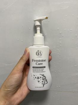 Product Review of La Cosmetics + Dung dịch vệ sinh +Feminine Care from M** L**n 0