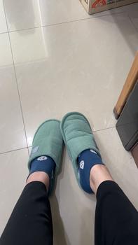 Product Review of รองเท้าใส่ในบ้าน รองเท้า สลิปเปอร์  พื้นยาง กันลื่น slipper สีพื้น (JIE) from T**k 1