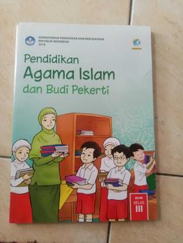 Product Review of Buku Agama Islam Kelas 3 Edukasi, Pendidikan Agama Islam dan Budi Pekerti, Revisi 2018 Kementrian Pendidikan dan Kebudayaan RI untuk SD/MI from o**i 0