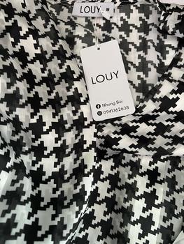 Product Review of Áo sơmi hoạ tiết nanh sói - houndstooth Top Nữ from H**1 2