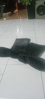 Product Review of Sepatu Boot Tinggi Hunter Safety 1 Kuning Toe Cap Besi Anti Slip & Air Karet Lokal Shoes Kerja from S**h s**h 1