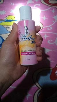 Product Review of SUNBLOCK WHITE GLOW & MOISTURIZER SPF 30++ ARTHA LDT from l** B**n 0