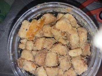 Product Review of KASTANGEL KEJU TRIPEL CHEESE PREMIUM  Kastangel Tripel keju dengan Keju Cheddar Edam Parmesan Castangel  Kue Kering Kuker from l**a 3
