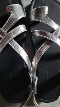 Product Review of Dép Dây Nữ, Đế Mềm Che Ngón Chân Quai Đeo Chéo 3 Màu Cách Điệu LuxyShoes LX122 from b** i** 1