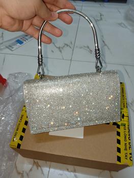 Product Review of Túi Xách Nữ Đeo Chéo Bag Clutch Đi Tiệc Cầm Tay Quai Kiềng Đính Đá BlingBling Màu Đen Màu Bạc Sang Chảnh Kèm Dây Xích Size 18 HÀNG CHUẨN QC Nhung Kem tuixach  thoitrang Khô sạch Nhẫn Đinh from H**💔 3