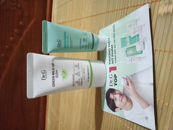 Product Review of (Quà tặng 1 Nước tẩy trang 30ml)Kem chống nắng thuần vật lý cho da nhạy cảm Dr.G Green Mild Up Sun+ SPF50+ PA++++ 50ml from N**👋 0