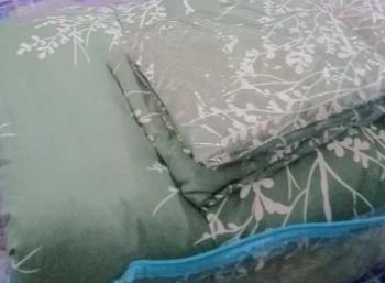 Product Review of BEDCOVER SET MOTIF twingkle star TOSCA | WARNA TOSCA | SPREI DENGAN SUDUT KARET | LENGKAP DENGAN SARUNG BANTAL DAN SARUNG GULING | UKURAN 90X200 | 100X200 | 120X200 | 140X200 | 160X200 | 180X200 | 200X200 from r**y s**s 0