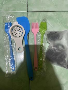 Product Review of SPATULA SODET SILIKON MASAK MULTI FUNGSI TAHAN PANAS/PENGADUK ADONAN KUE/ADUKAN ADONAN / SPATULA SODET SILIKON ANTI PANAS ANTI LENGKET / SPATULA WARNA ANTI PANAS Biru Cake from M**e 1