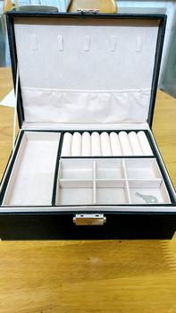 Product Review of [Siêu Rẻ] Hộp đựng trang sức bọc da hai tầng có khóa - hộp đựng nữ trang cao cấp from 💋**u T**💋 0