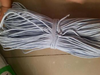 Product Review of [1kg 135 mét] Dây dù size 2mm, 3mm, 4mm, 5mm, 6mm, 7mm, 8mm mè trắng đen,trắng xanh làm dây luồng, dây cột đồ, thủ công from L** D**i 2**3 0