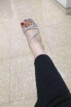 Product Review of MÃ 6 Shop dép bigsize dây đá quai chéo kết hợp hậu chun sau  gót chọn cao 3-9cm from H**g T**i 2