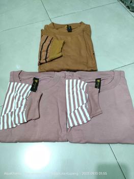 Product Review of QR PROJECT ID - KAOS POLOS OVERSIZE LENGAN PANJANG STRIPE SALUR WITH SLIT from A**a P**✨ 2