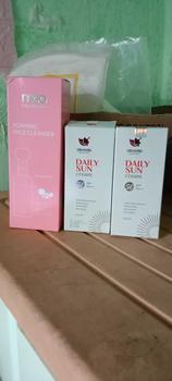 Product Review of Kem chống nắng SPF 50 PA +++  , nâng 2-3 tông da Linh Hương hàng mới sx hsd 2028 from M** G** ** 0