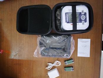 Product Review of เครื่องวัดความดันออมรอน Omron รุ่น HEM-U701A ที่รัดแขนแบบใหม่ ของแท้ประกันศูนย์ไทย 5 ปี Blood Pressure Monitor **ออกใบกำกับภาษีได้** แถมฟรี ADAPTER กระเป๋าเก็บอุปกรณ์ +ถุงเก็บของ  Omron Blood Pressure Monitor HEM-U701+ Device bag from i** T** 2