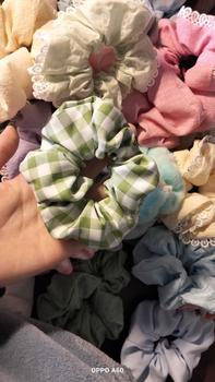 Product Review of Set Combo HỘP 10 dây cột tóc Scrunchies - COMBO TIẾT KIỆM (dây buộc tóc đủ loại vải: Nhung, lụa, hoa nhí,..) - Tặng hộp ruy băng from t**i 3