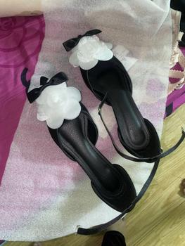 Product Review of [FORM RỘNG CHÂN NHỎ LÙI 1 SIZE] Giày Sandal Bệt tiểu thư đính bông hoa trà mũi nhọn  1cm sang chảnh thanh lịch - Mã V705 from 🎀**N 0