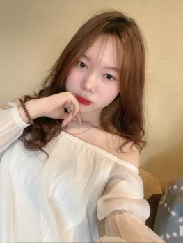 Product Review of Jum váy Voan Tơ Trễ Vai Liền Quần Tay Bồng Tặng Kèm Hoa Cài siêu xinh J.179 from M**🐾 0