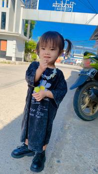 Product Review of Vendom Kids Baju Kaos Anak Washet Laki-Laki / Perempuan Unisex Umur 1-12 Tahun Bahan Cotton 30S Katun Santai Polos Hitam from L**n 1